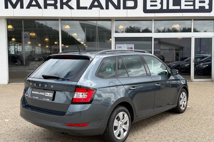 Grå Skoda Fabia fra 2022