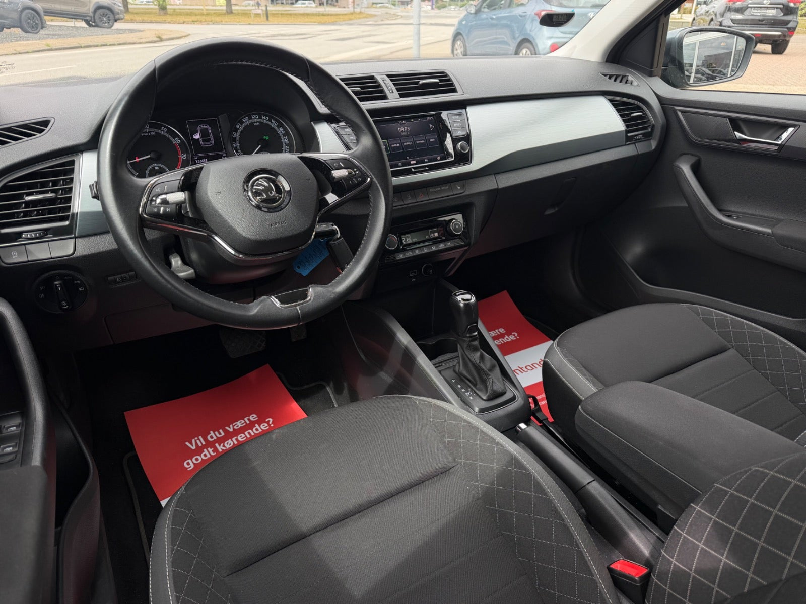 Grå Skoda Fabia fra 2022
