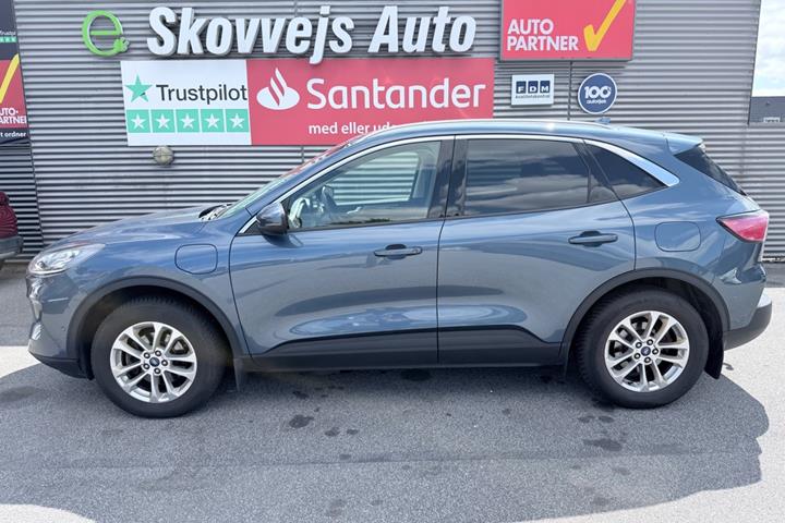 Blå Ford Kuga fra 2021