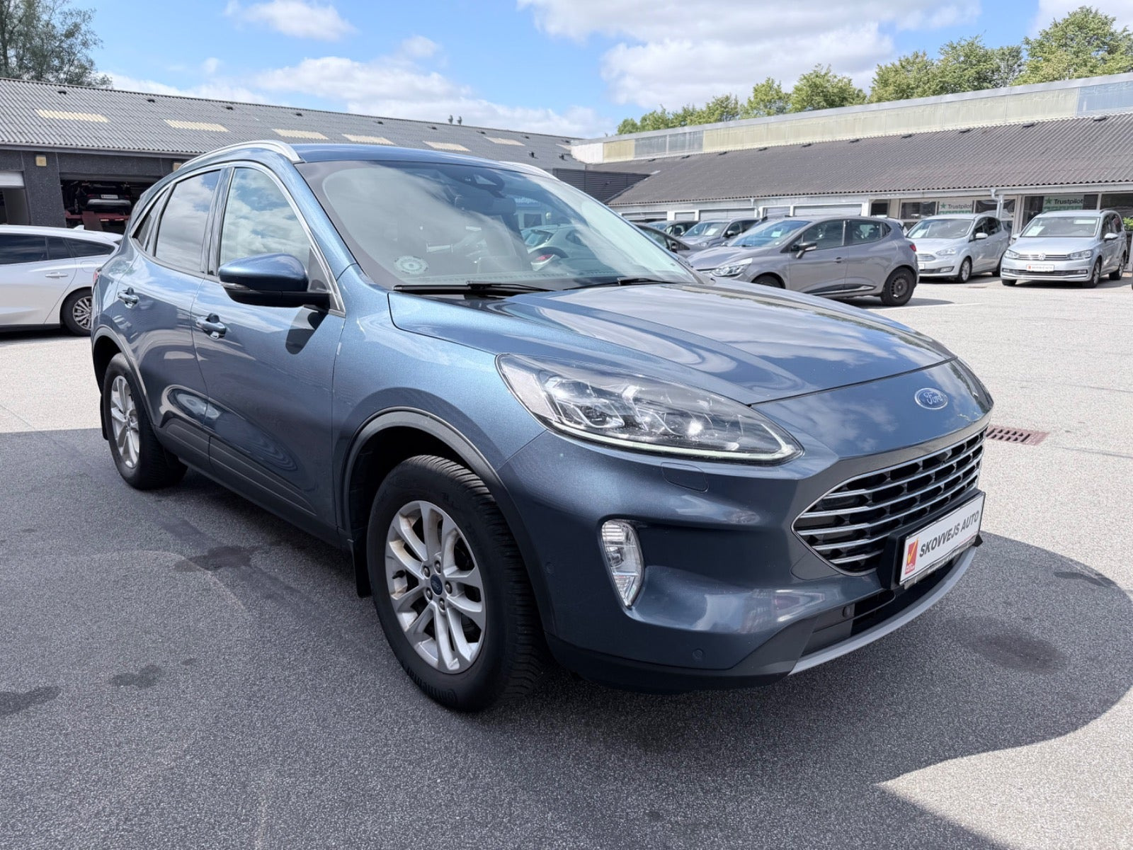 Blå Ford Kuga fra 2021
