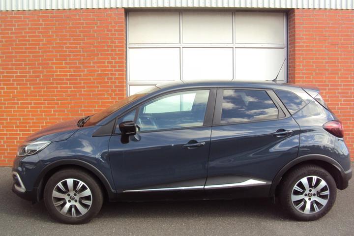 Blå Renault Captur fra 2019