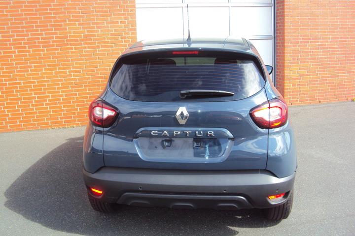 Blå Renault Captur fra 2019