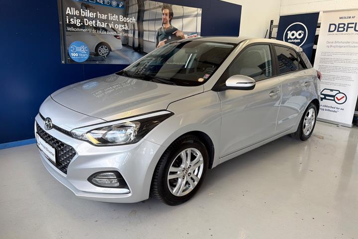 Sølv Hyundai i20 fra 2018