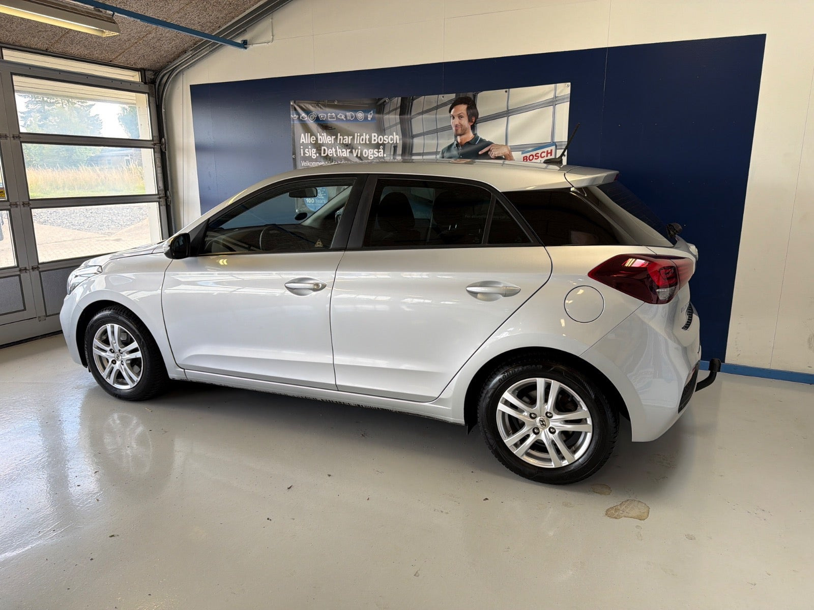 Sølv Hyundai i20 fra 2018