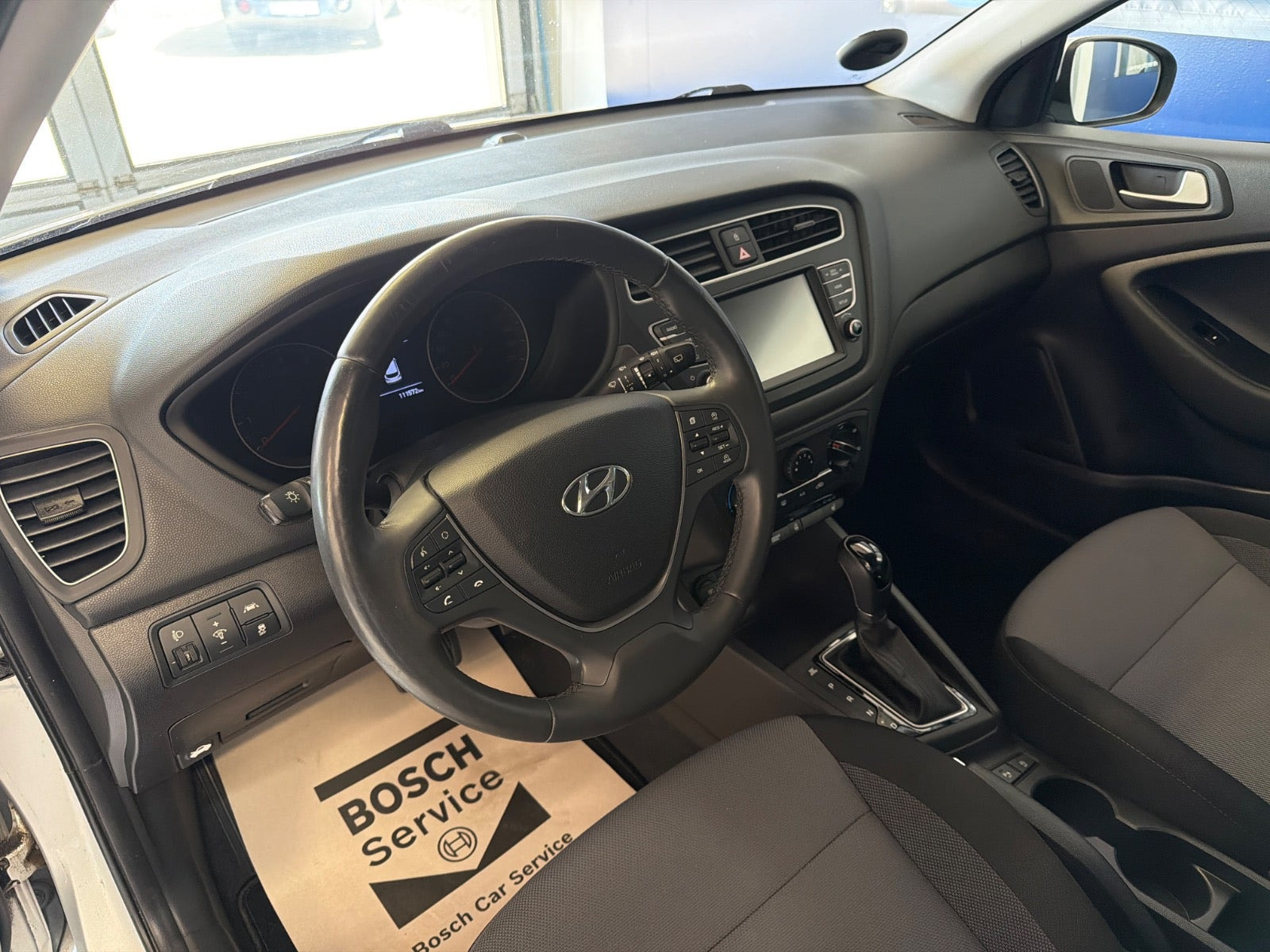 Sølv Hyundai i20 fra 2018