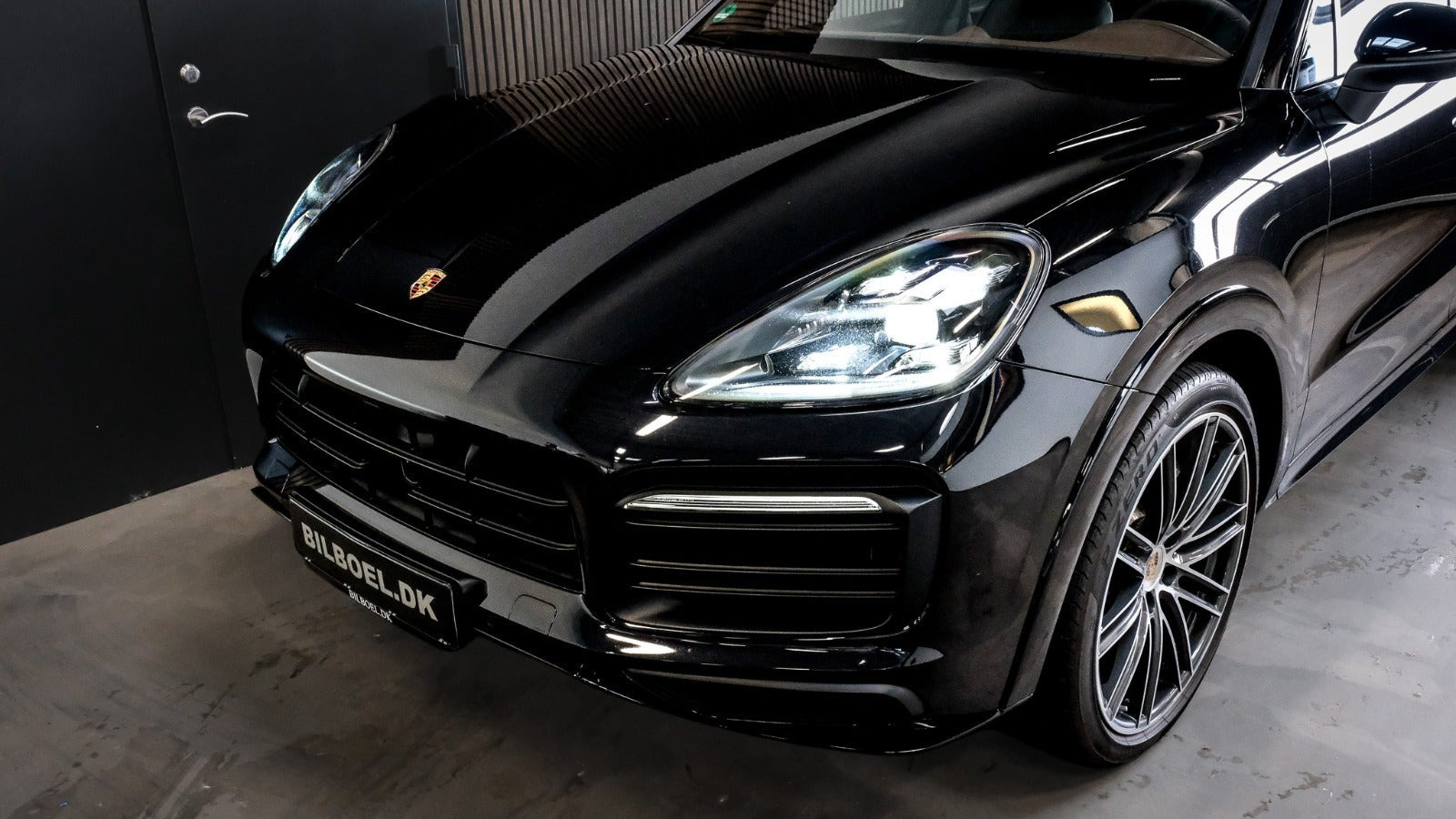 Sort Porsche Cayenne S fra 2019