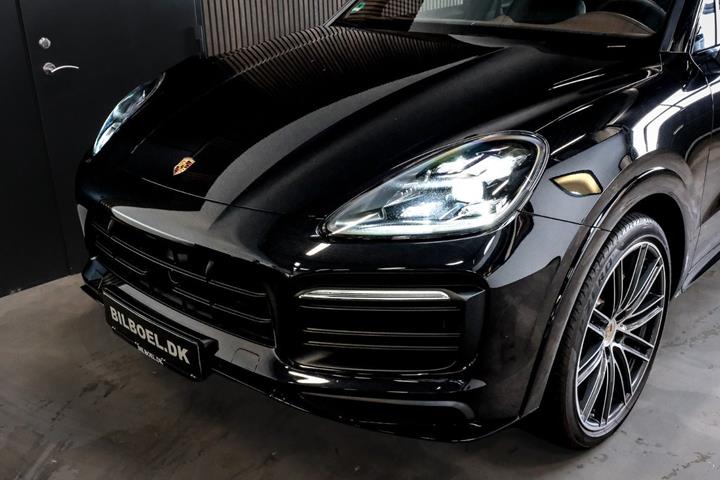 Sort Porsche Cayenne S fra 2019