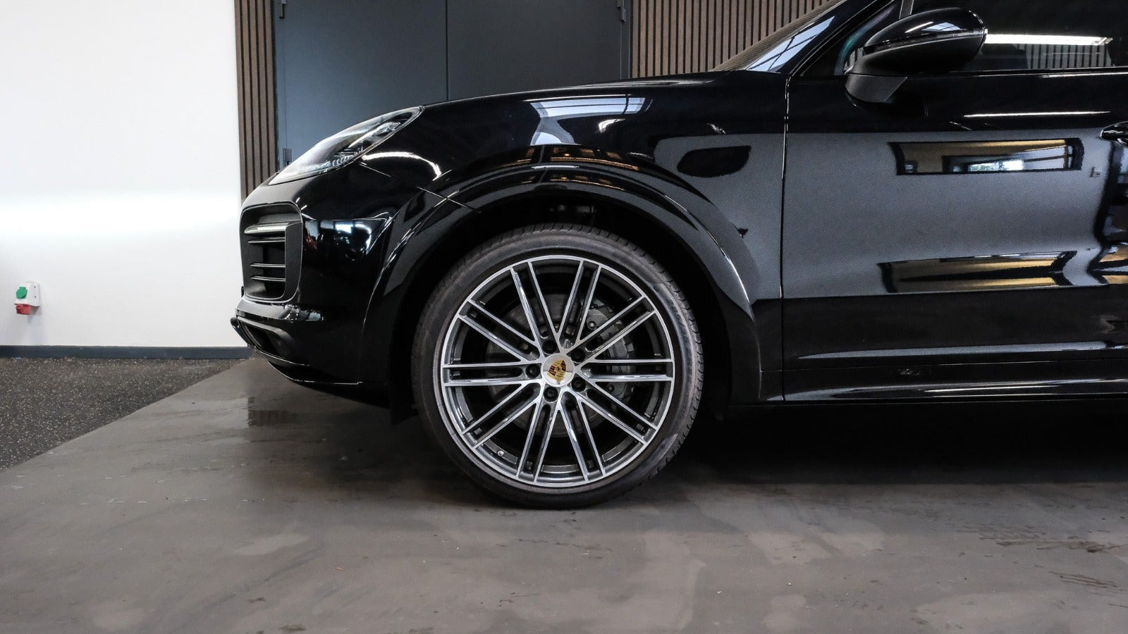 Sort Porsche Cayenne S fra 2019