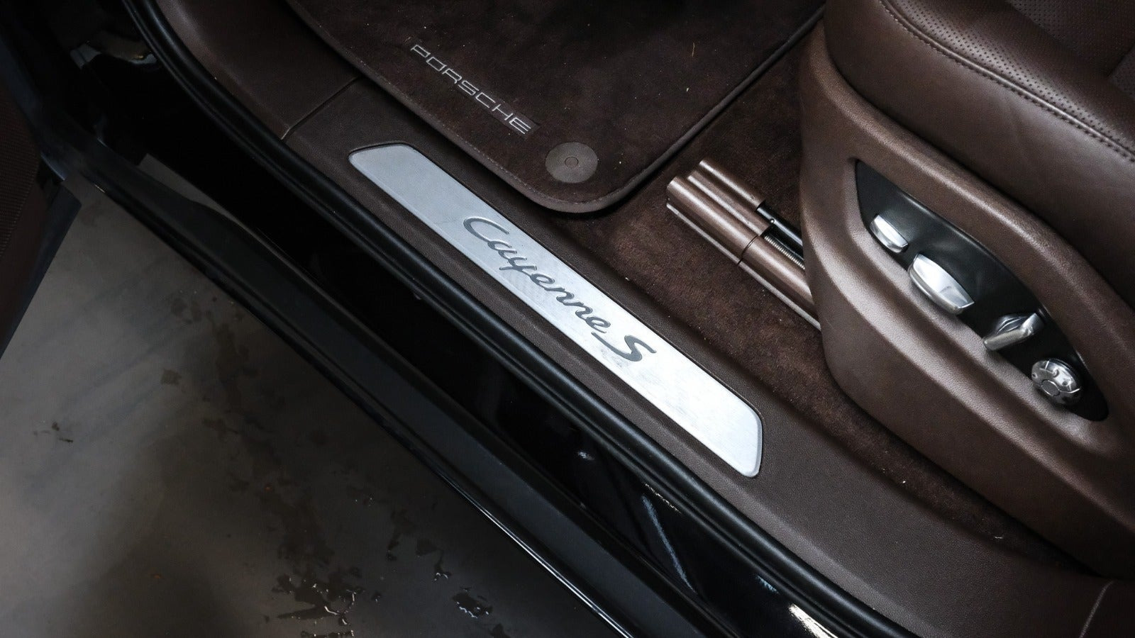 Sort Porsche Cayenne S fra 2019