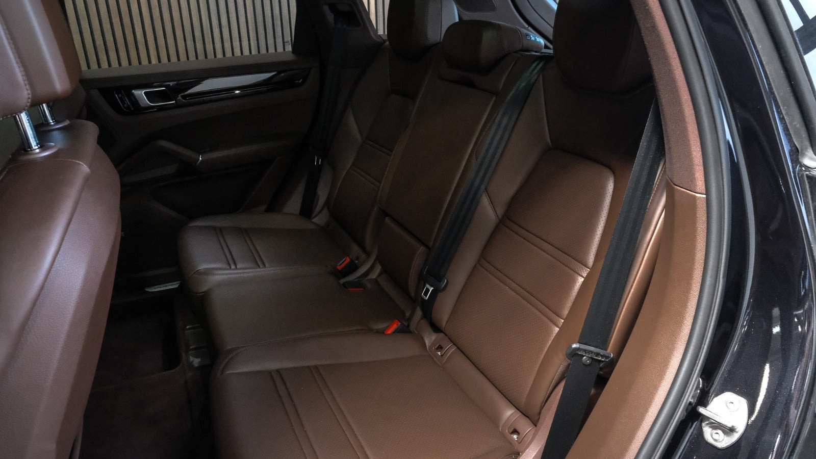 Sort Porsche Cayenne S fra 2019