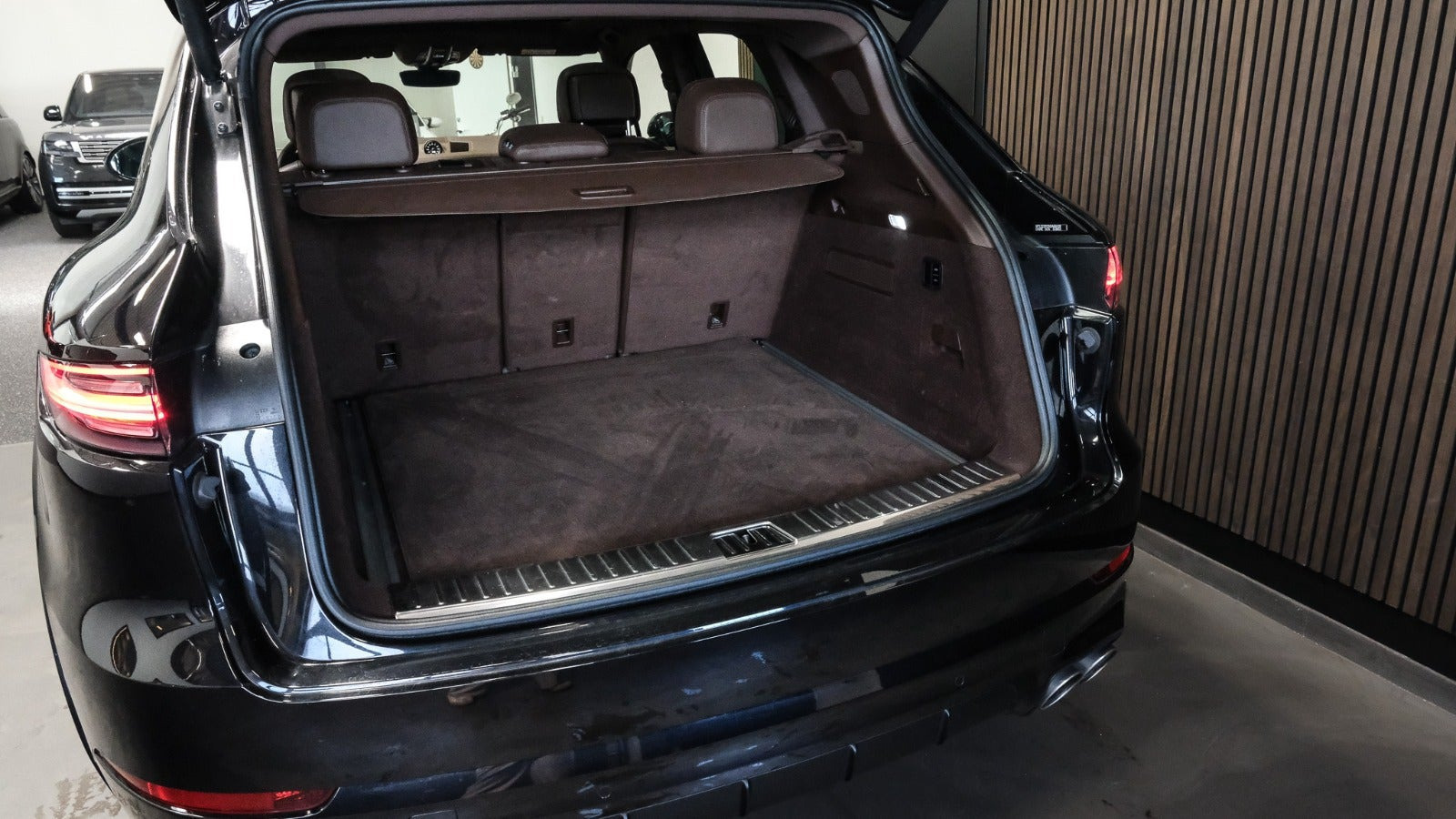 Sort Porsche Cayenne S fra 2019