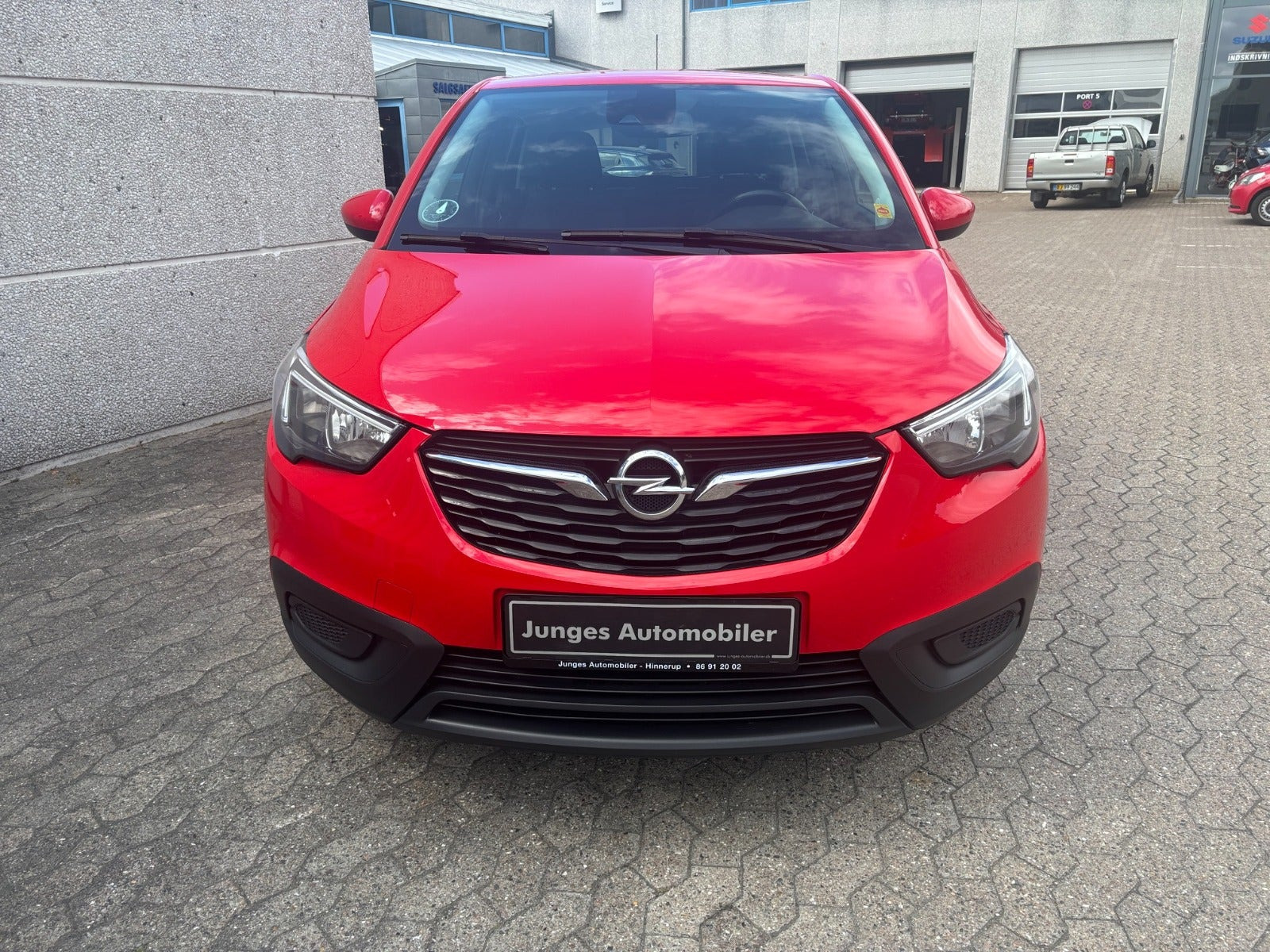 Rød Opel Crossland X fra 2018