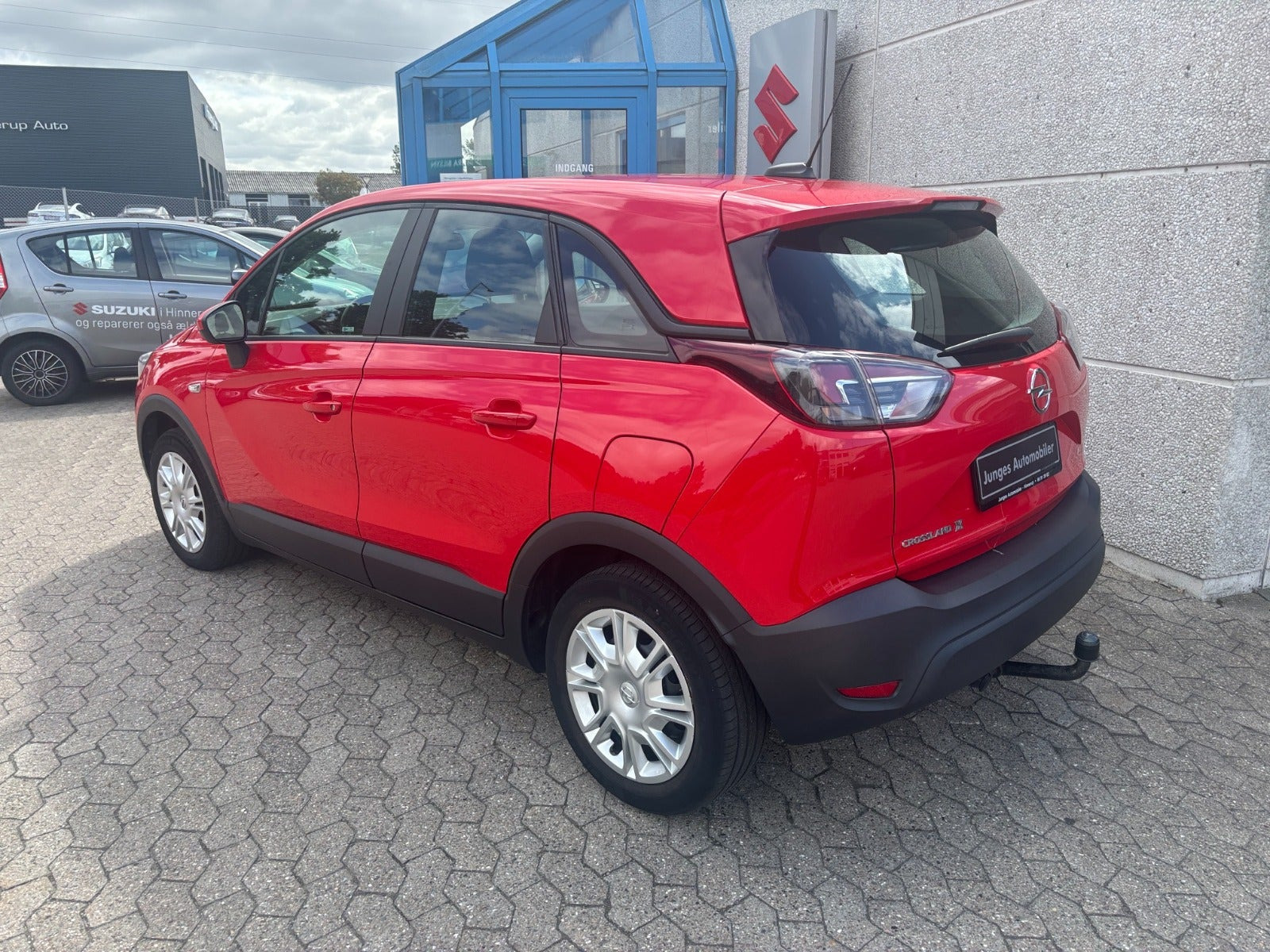 Rød Opel Crossland X fra 2018