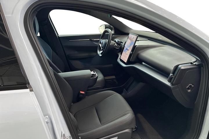 Blå Volvo EX30 fra 2025