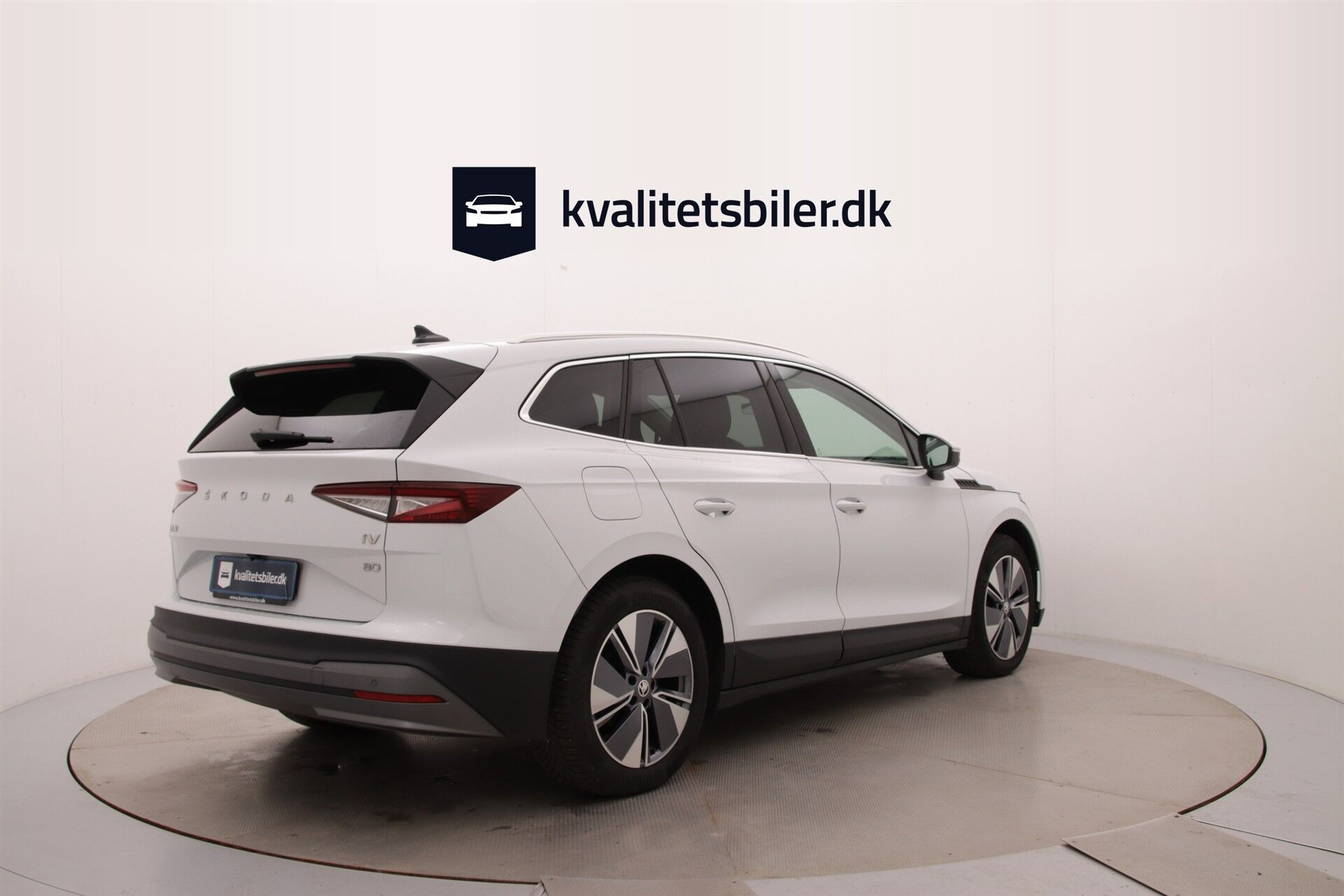 Hvid Skoda Enyaq fra 2022