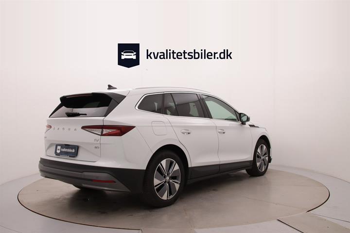 Hvid Skoda Enyaq fra 2022