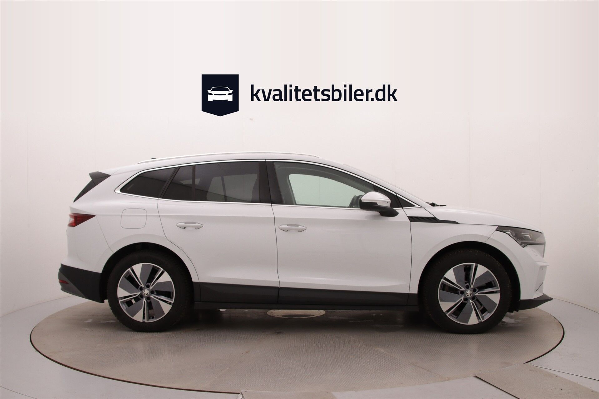 Hvid Skoda Enyaq fra 2022