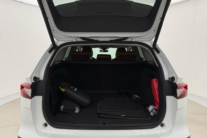 Hvid Skoda Enyaq fra 2022