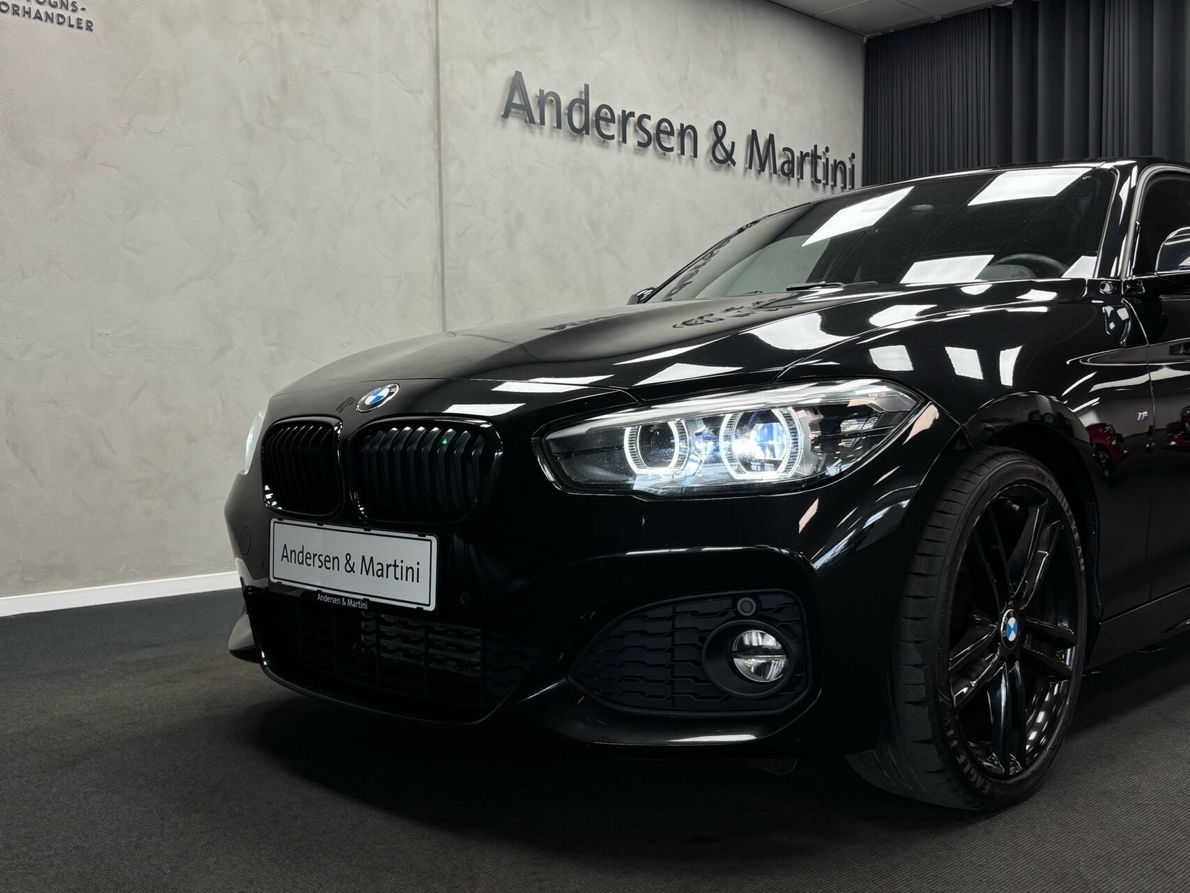 Sort BMW 116i fra 2019