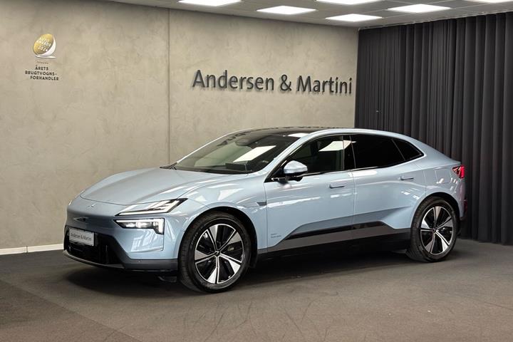 Blå Polestar 4 fra 2025