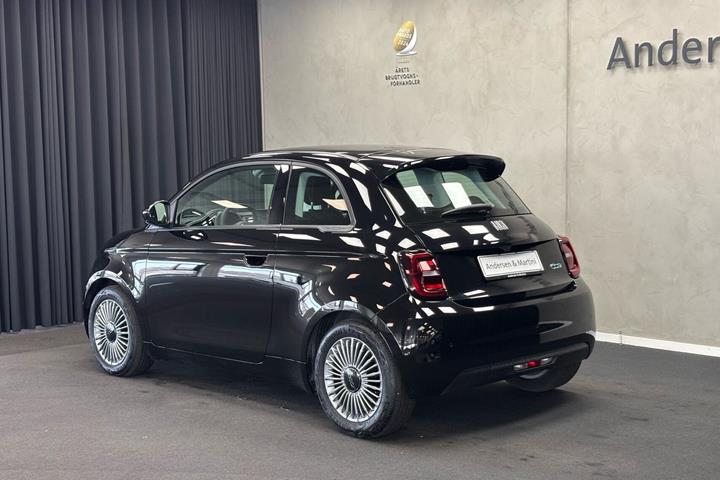 Sort Fiat 500e fra 2023