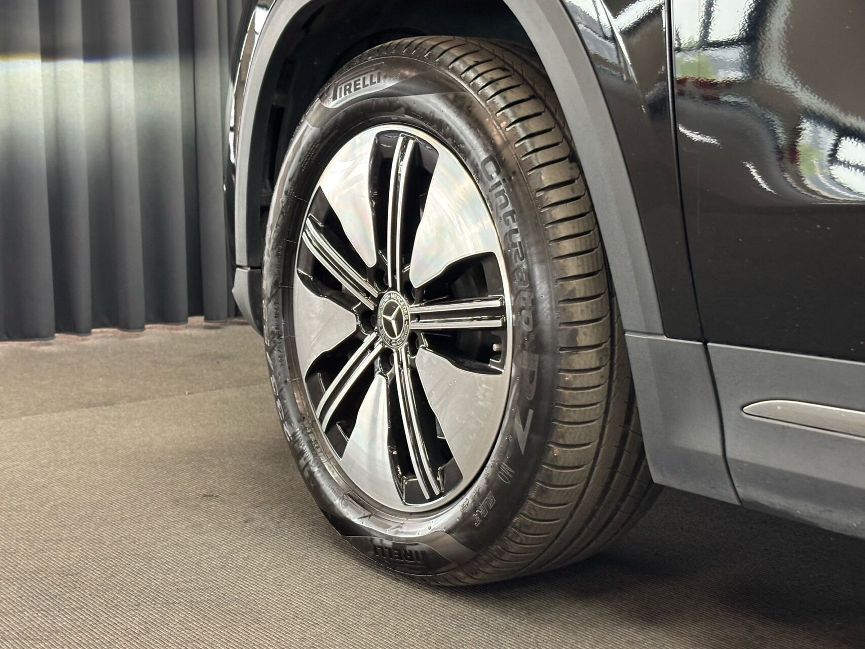 Sort Mercedes EQA 250 fra 2022