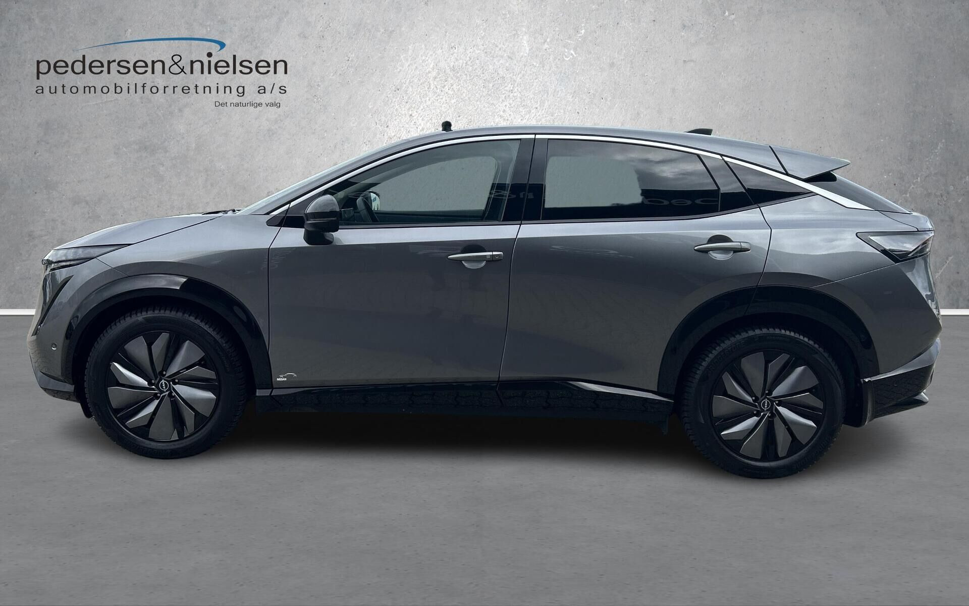 Grå Nissan Ariya fra 2022