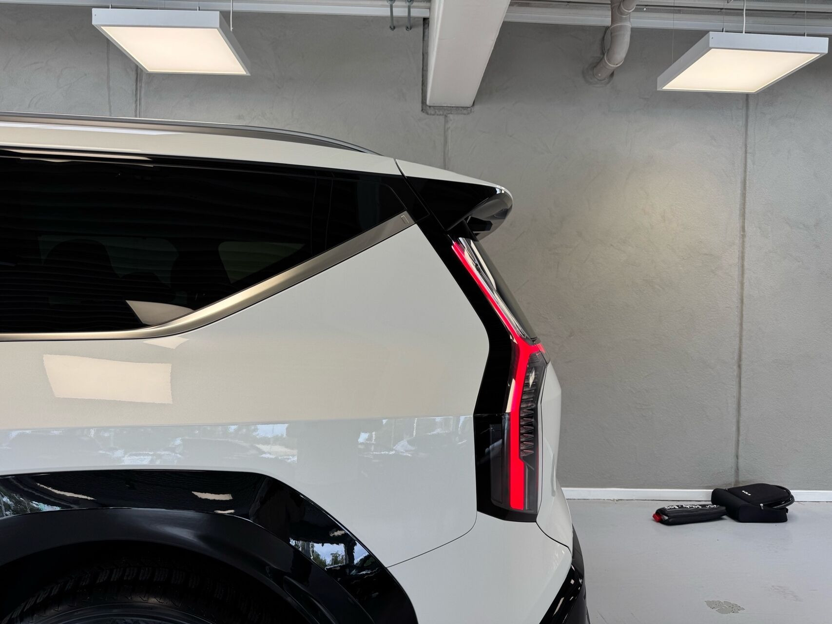 Hvid Kia EV9 fra 2025