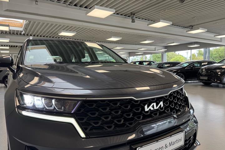 Grå Kia Sorento fra 2021