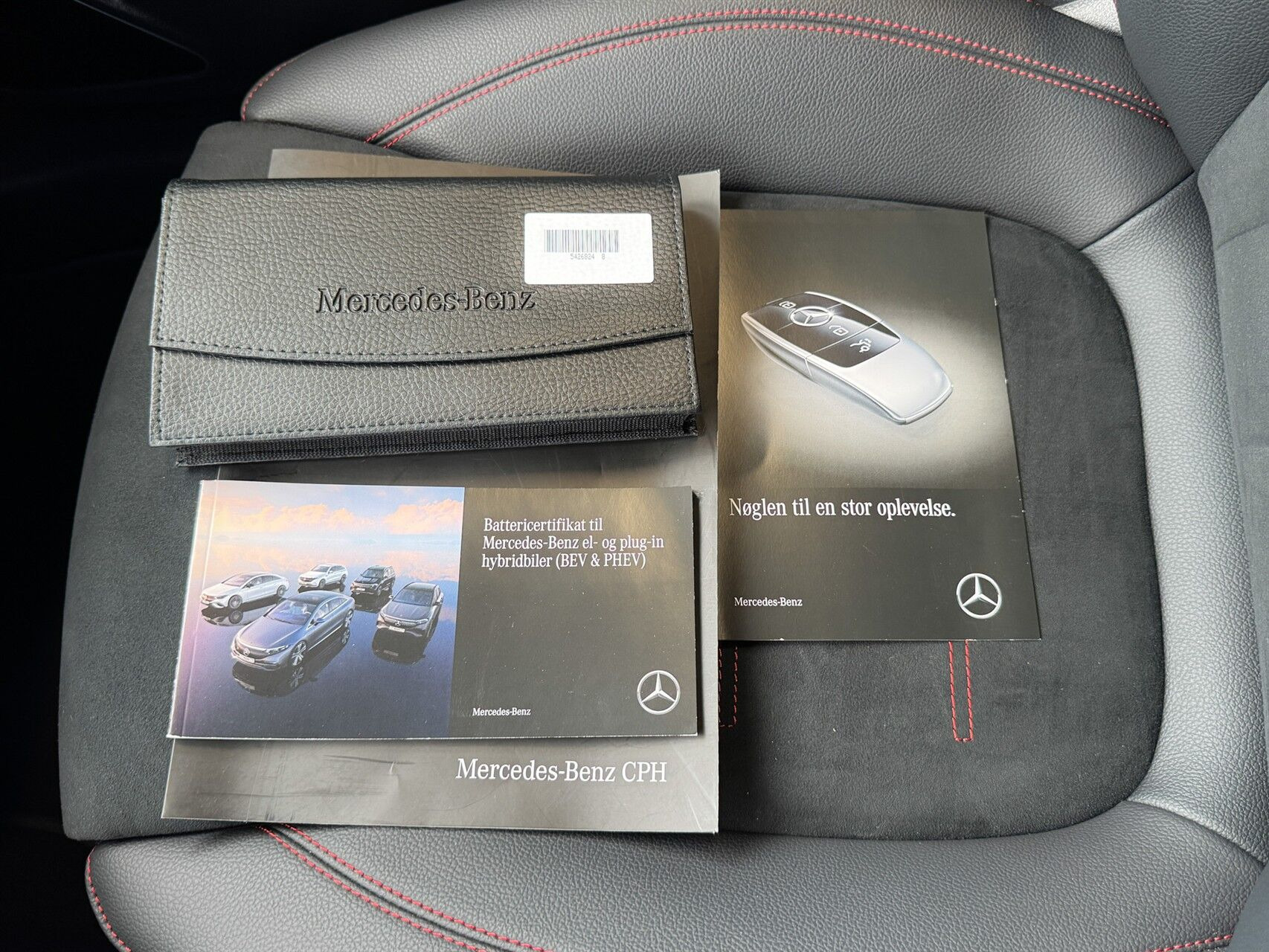 Sort Mercedes EQB 250+ fra 2024