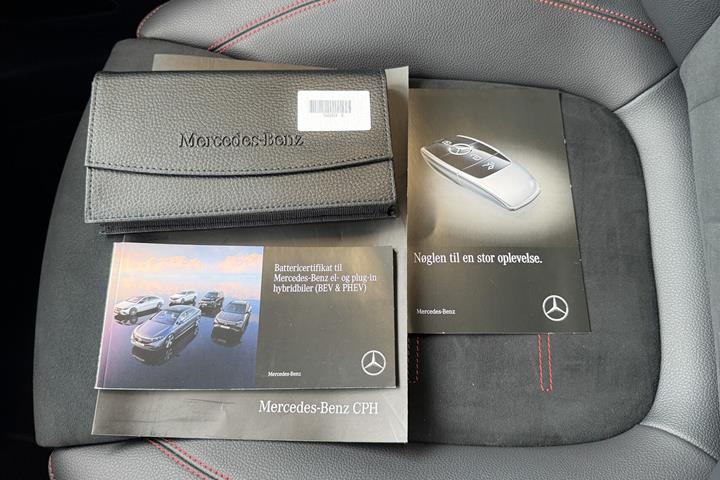 Sort Mercedes EQB 250+ fra 2024