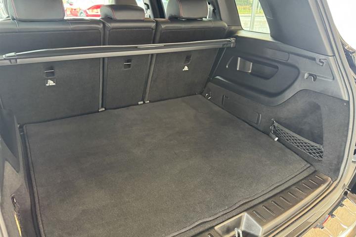 Sort Mercedes EQB 250+ fra 2024
