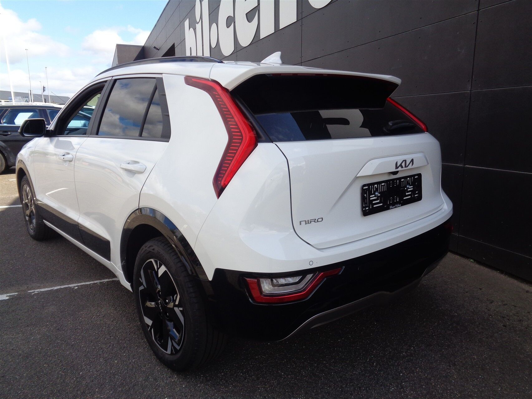 Hvid Kia Niro EV fra 2025