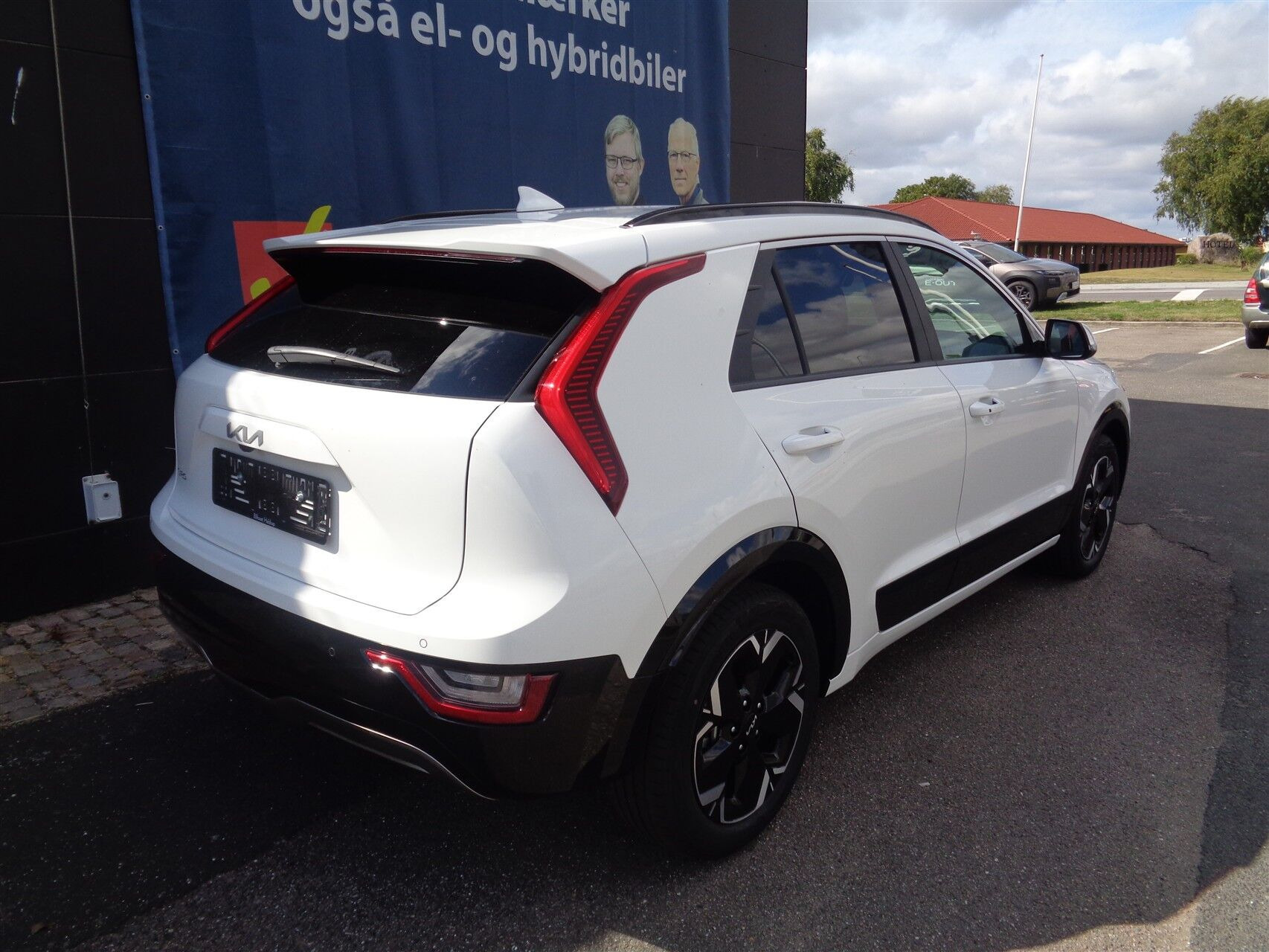 Hvid Kia Niro EV fra 2025