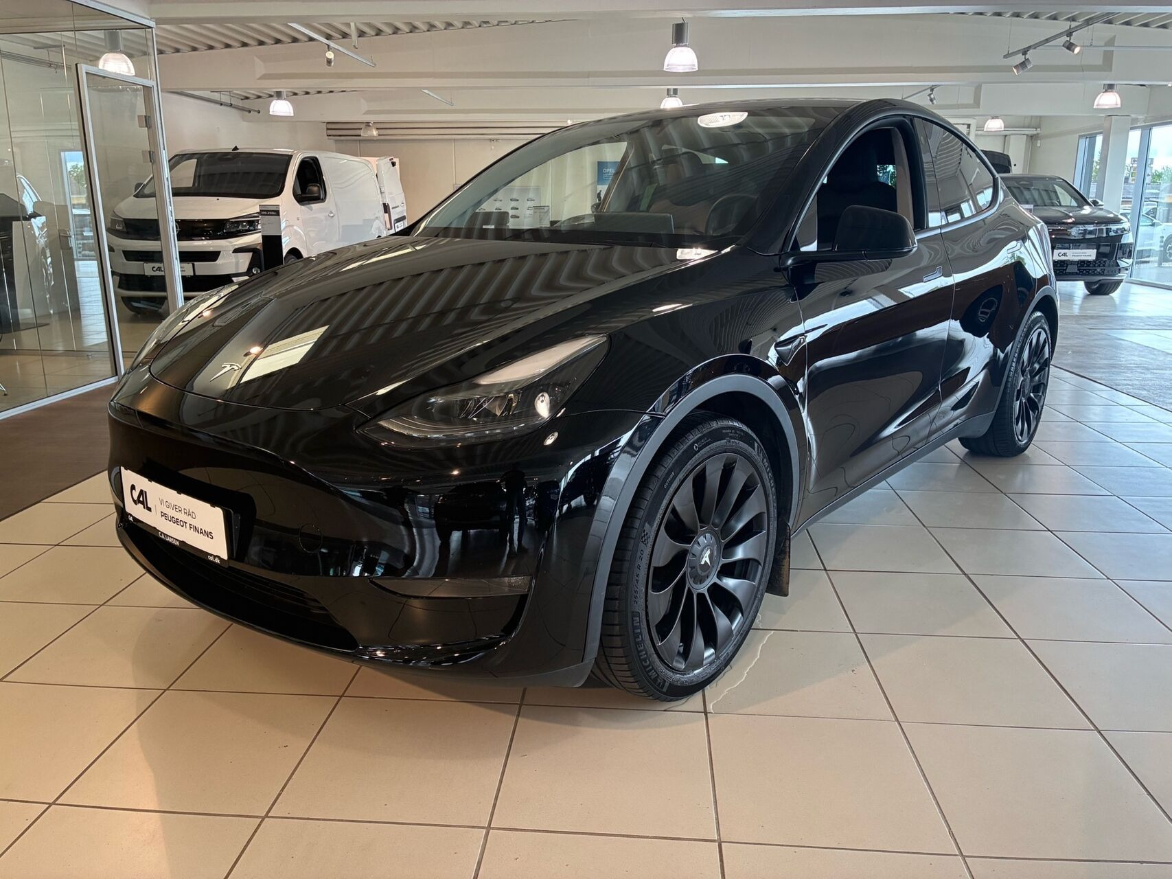 Tesla Model Y EL Long Range AWD 514HK 5d Aut.