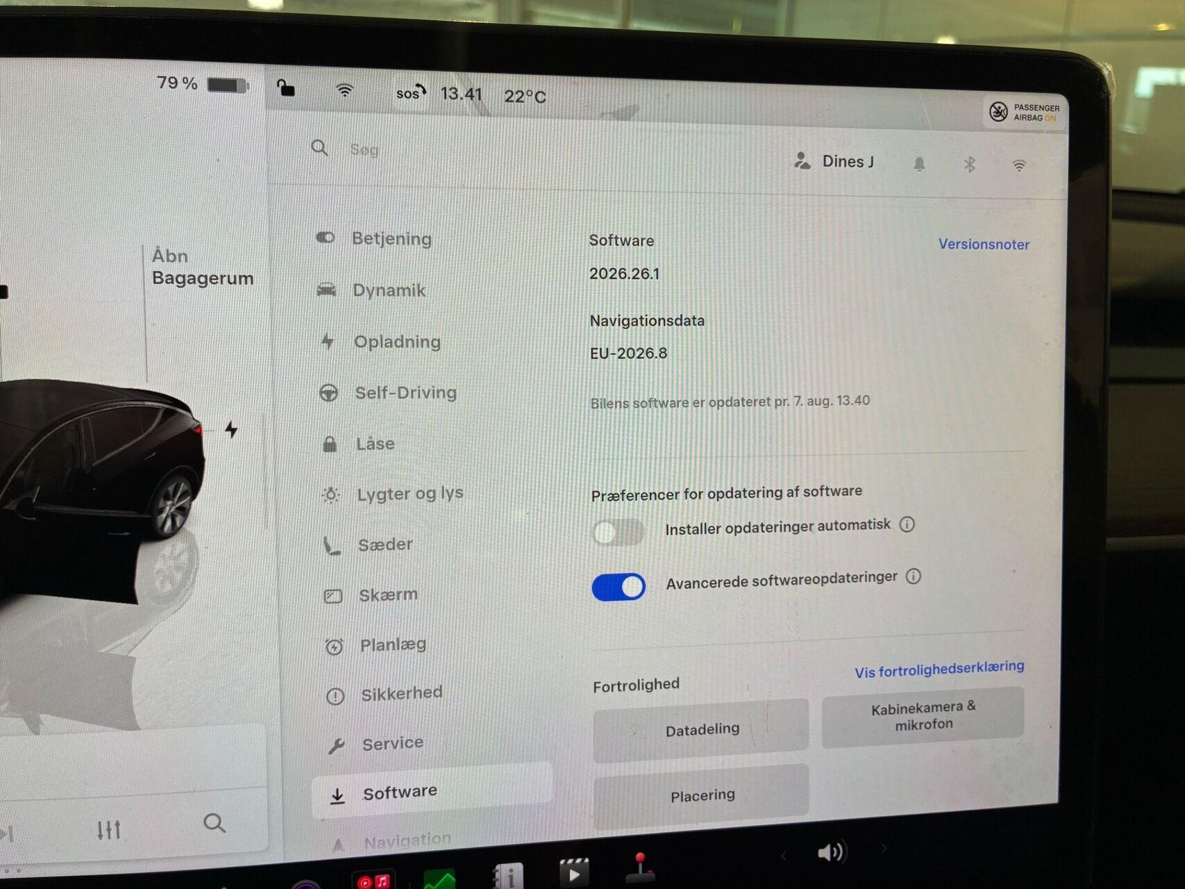 Sort Tesla Model Y fra 2023