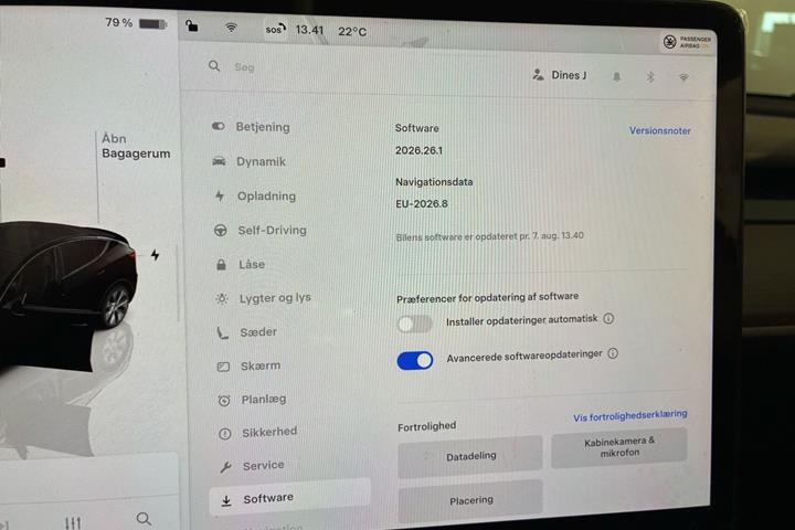 Sort Tesla Model Y fra 2023