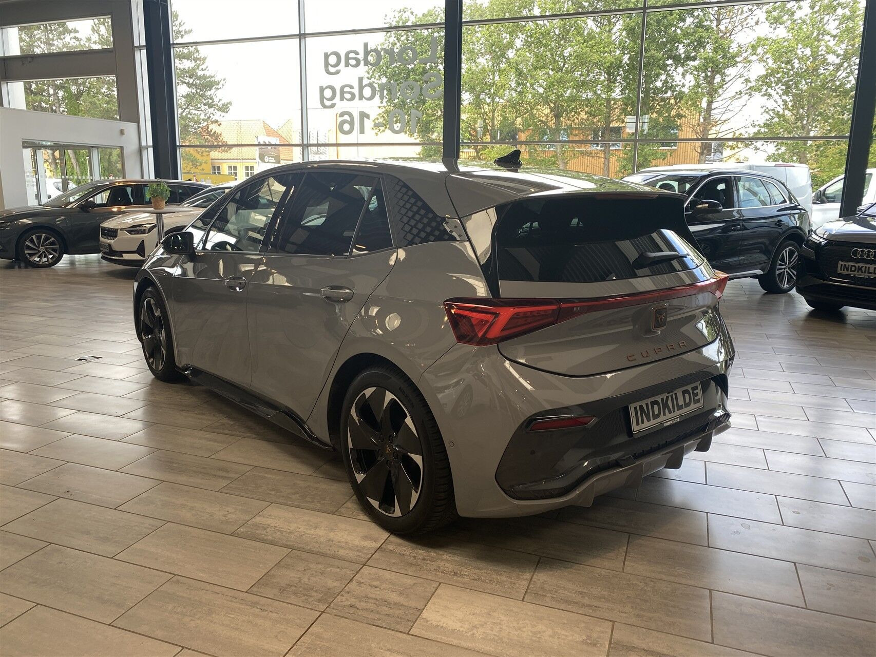 Grå Cupra Born fra 2024