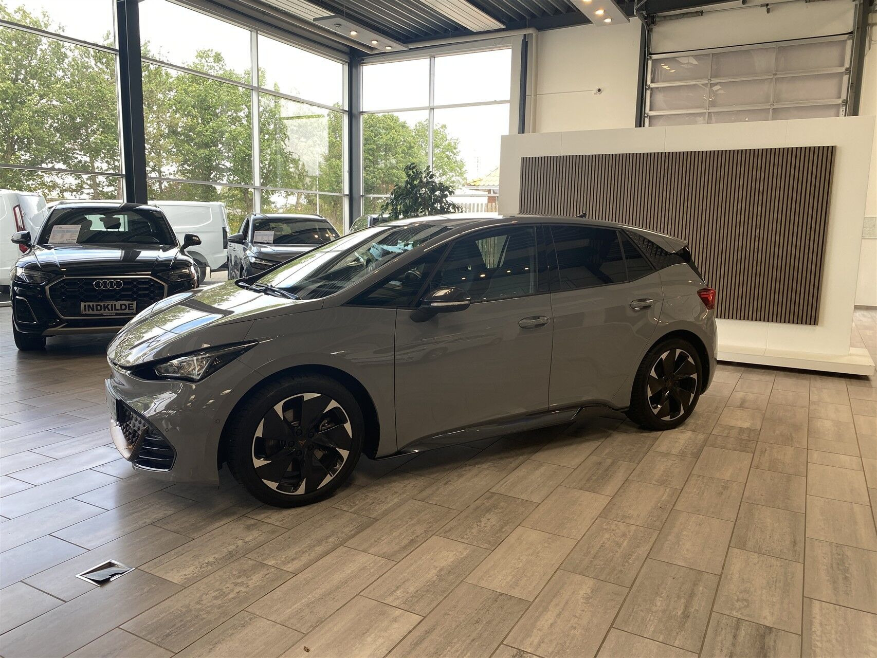 Grå Cupra Born fra 2024