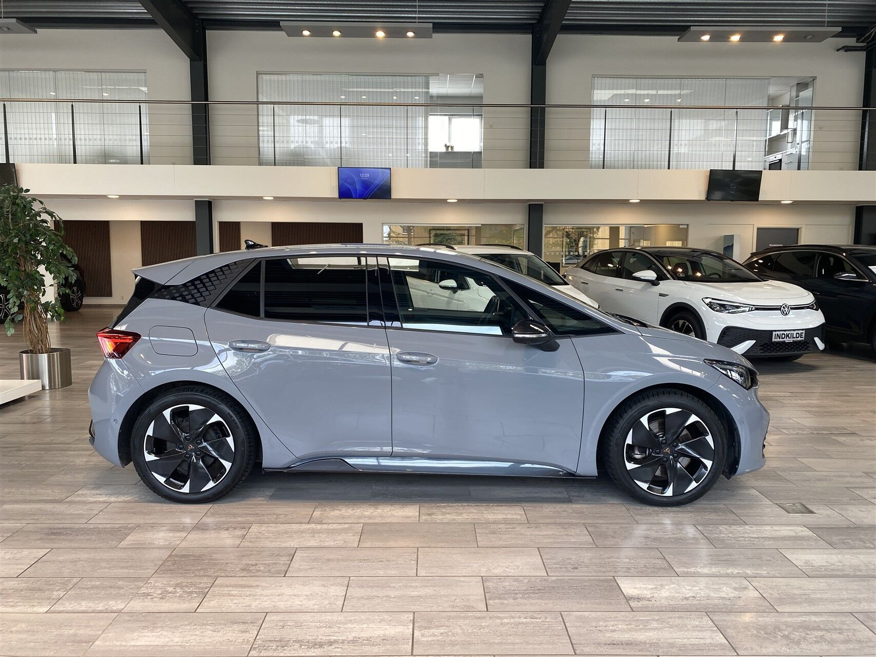 Grå Cupra Born fra 2024