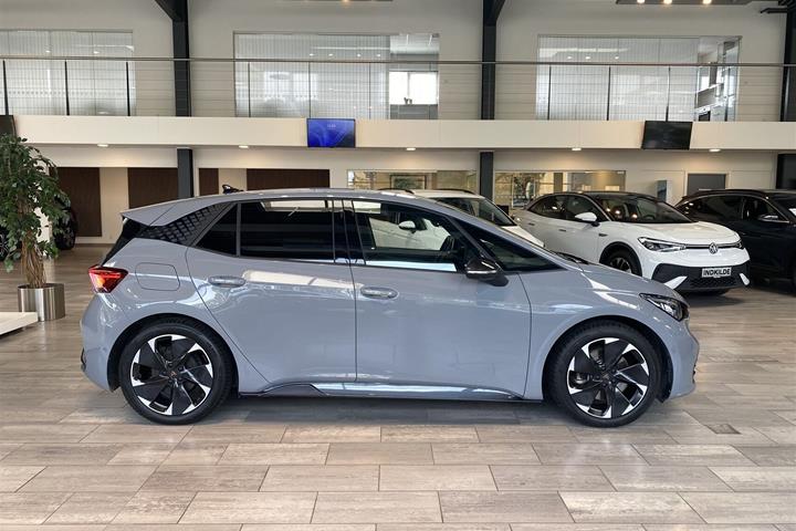 Grå Cupra Born fra 2024