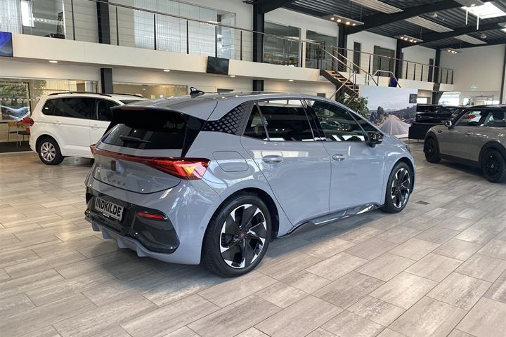 Grå Cupra Born fra 2024