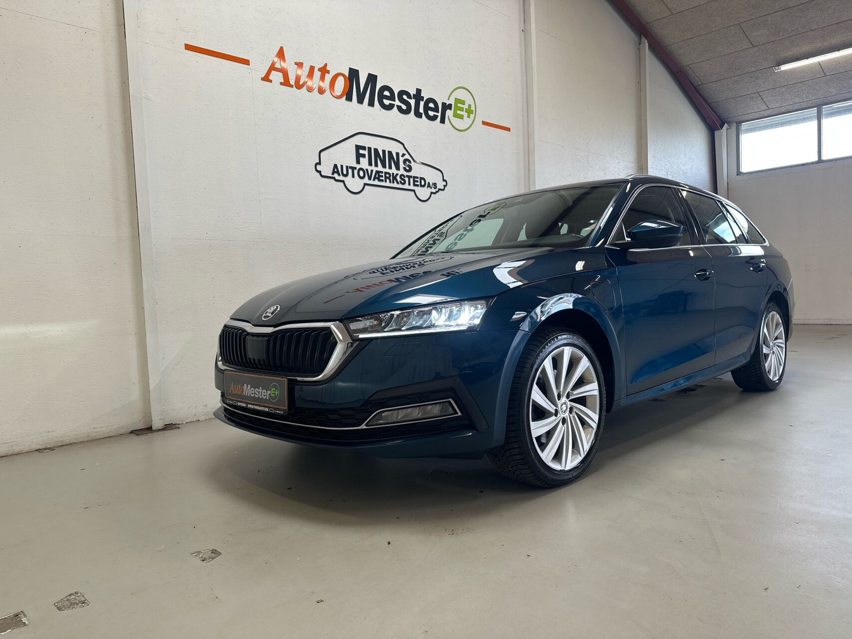 Blå Skoda Octavia fra 2021