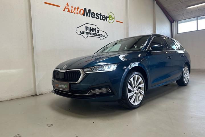 Blå Skoda Octavia fra 2021