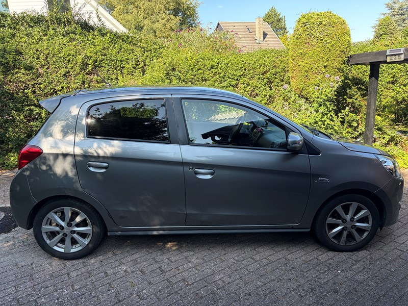 undefined Mitsubishi Space Star fra 2015