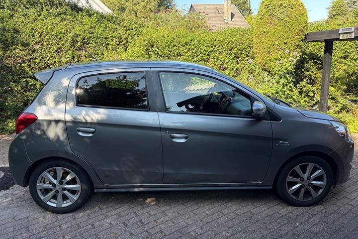 undefined Mitsubishi Space Star fra 2015