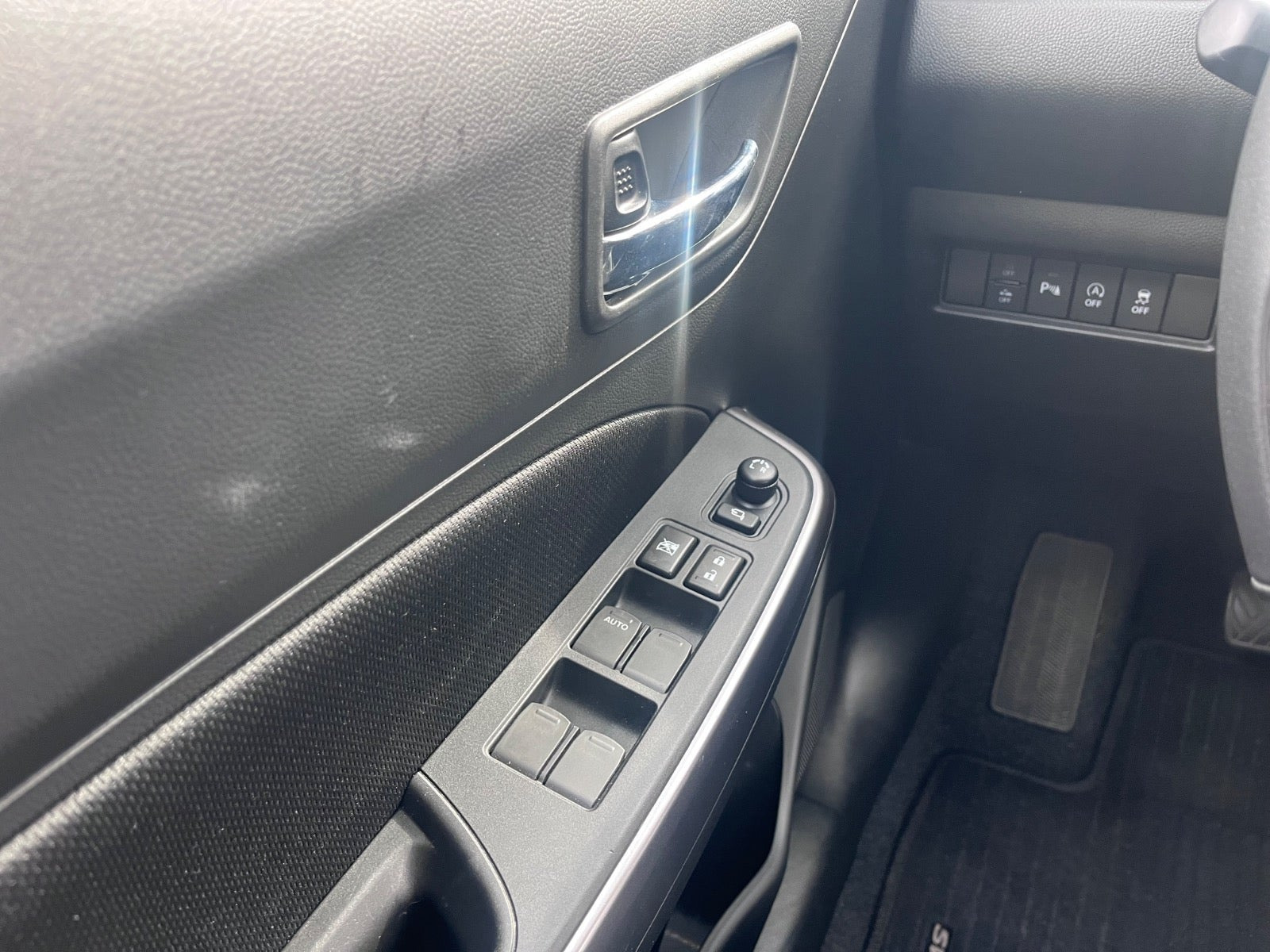 Grå Suzuki Swift fra 2020