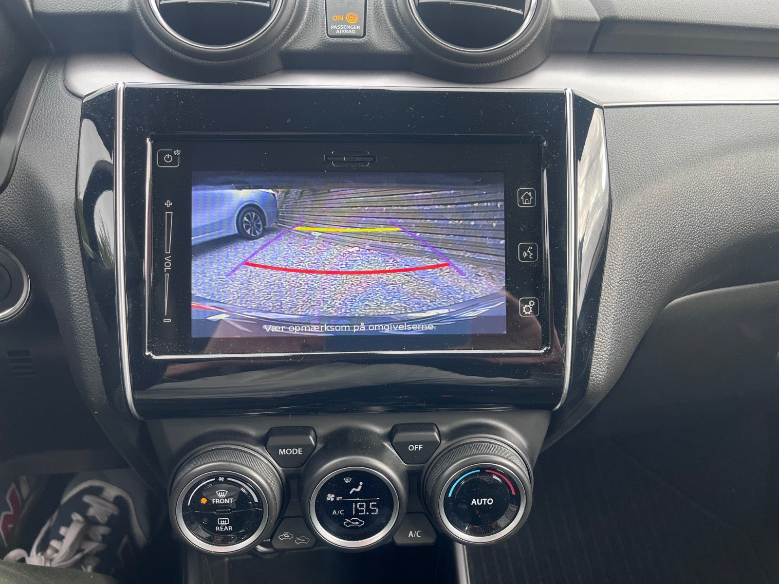 Grå Suzuki Swift fra 2020