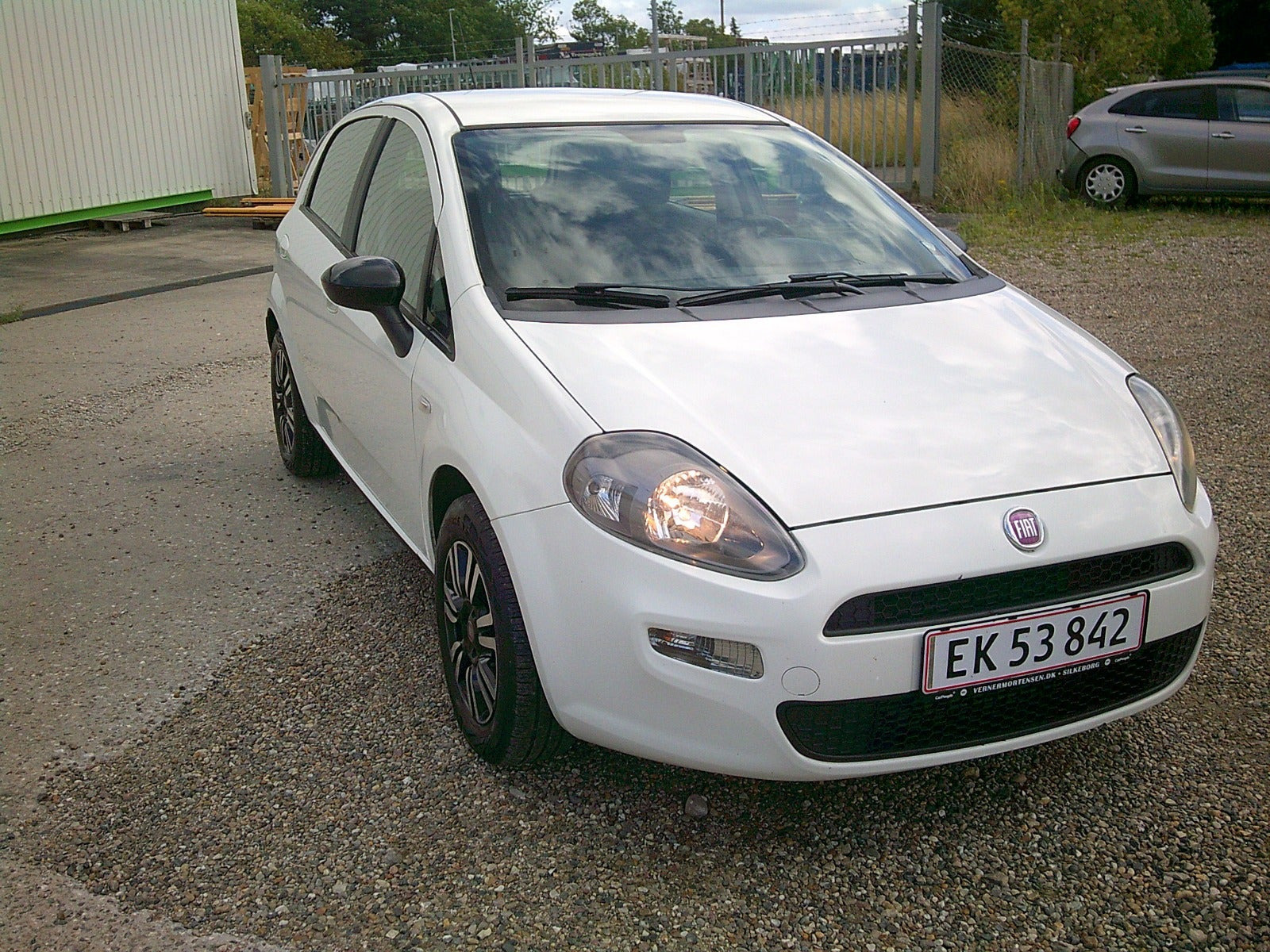Gul Fiat Punto fra 2012