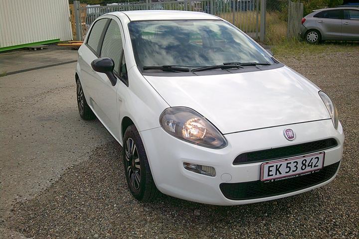 Gul Fiat Punto fra 2012